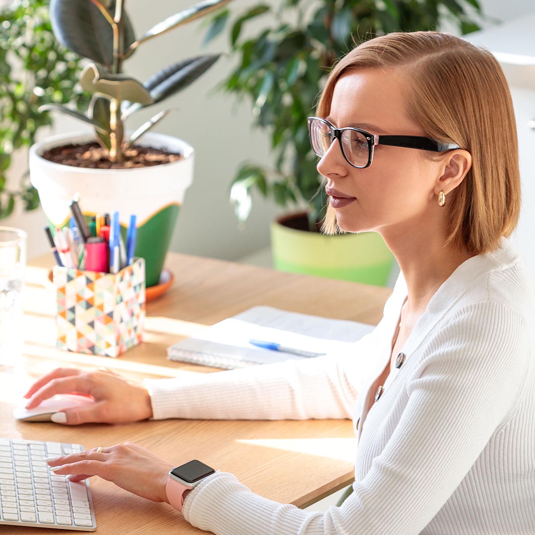 business woman using a computer